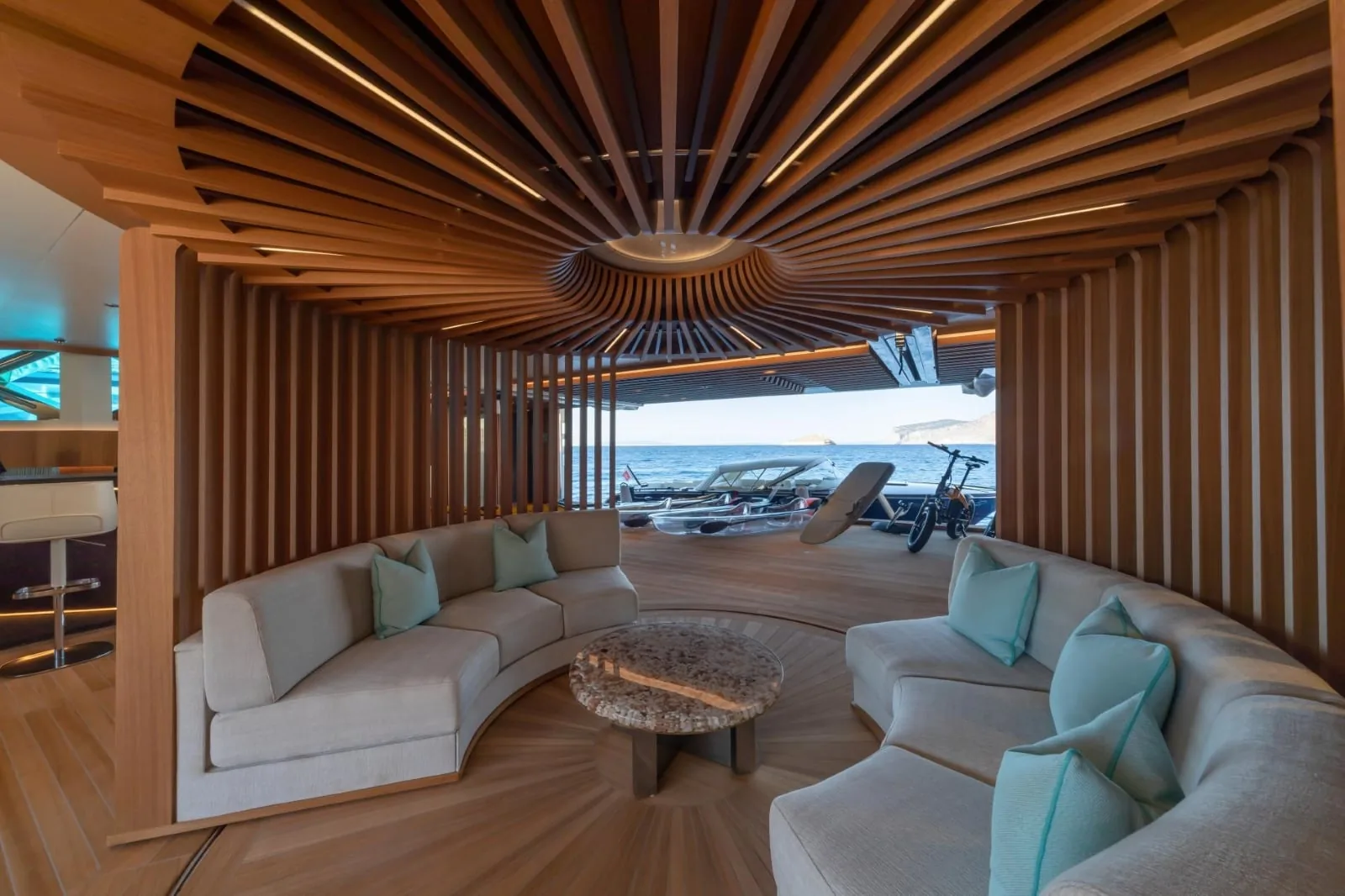PROJECT X - photo 10 yacht charter Cannes