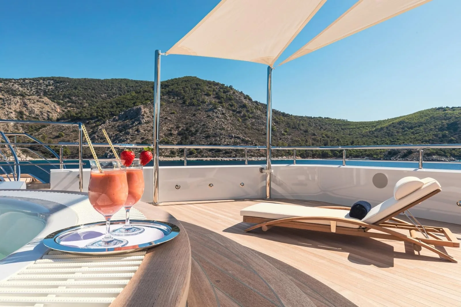 PROJECT X - photo 13 yacht charter Cannes