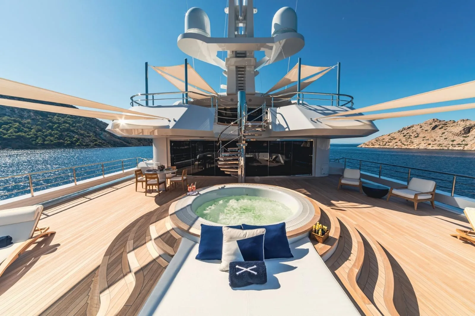 PROJECT X - photo 14 yacht charter Cannes
