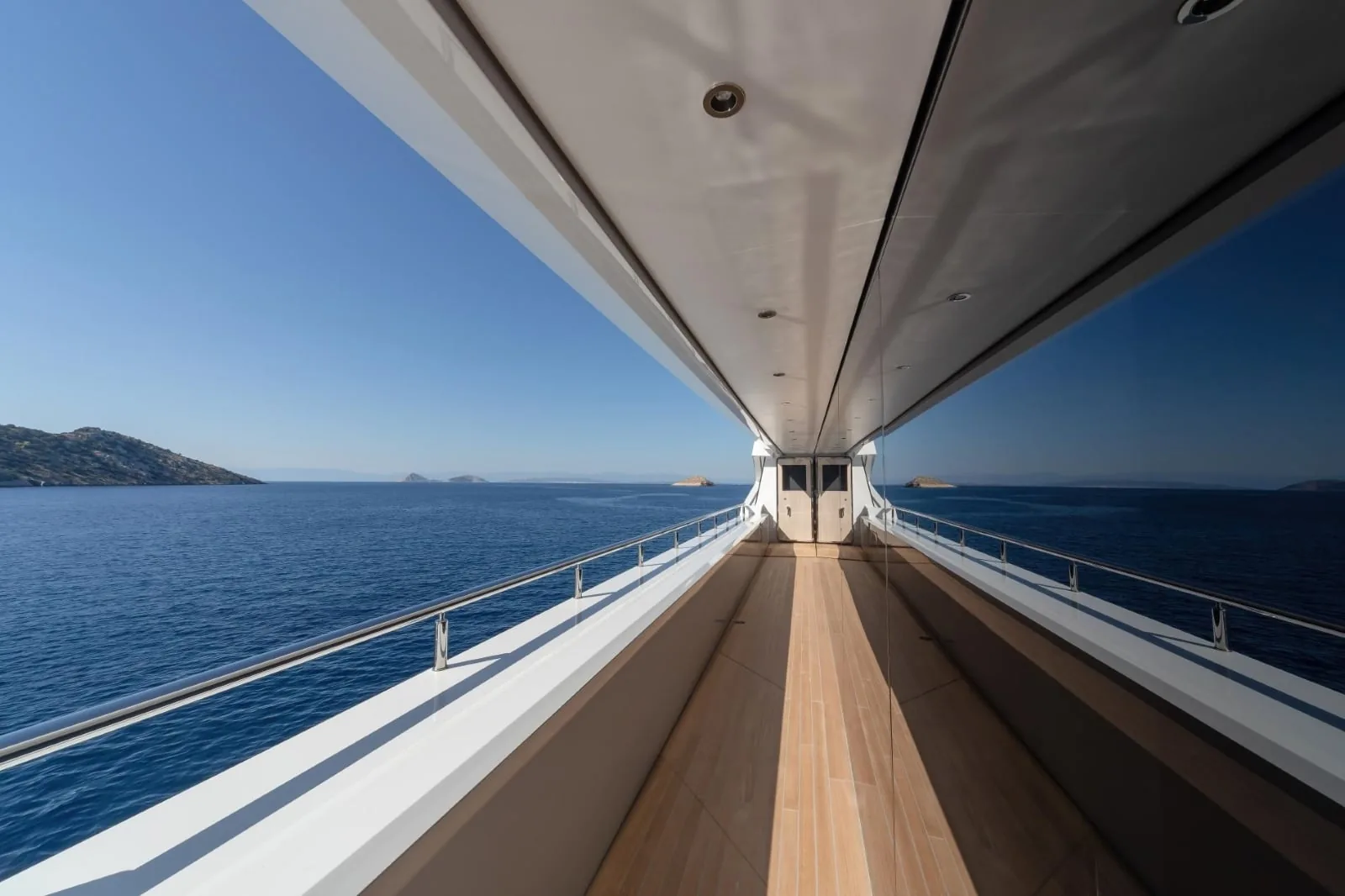 PROJECT X - photo 17 yacht charter Cannes