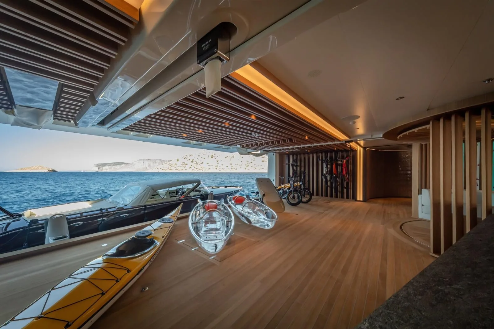 PROJECT X - photo 25 yacht charter Cannes
