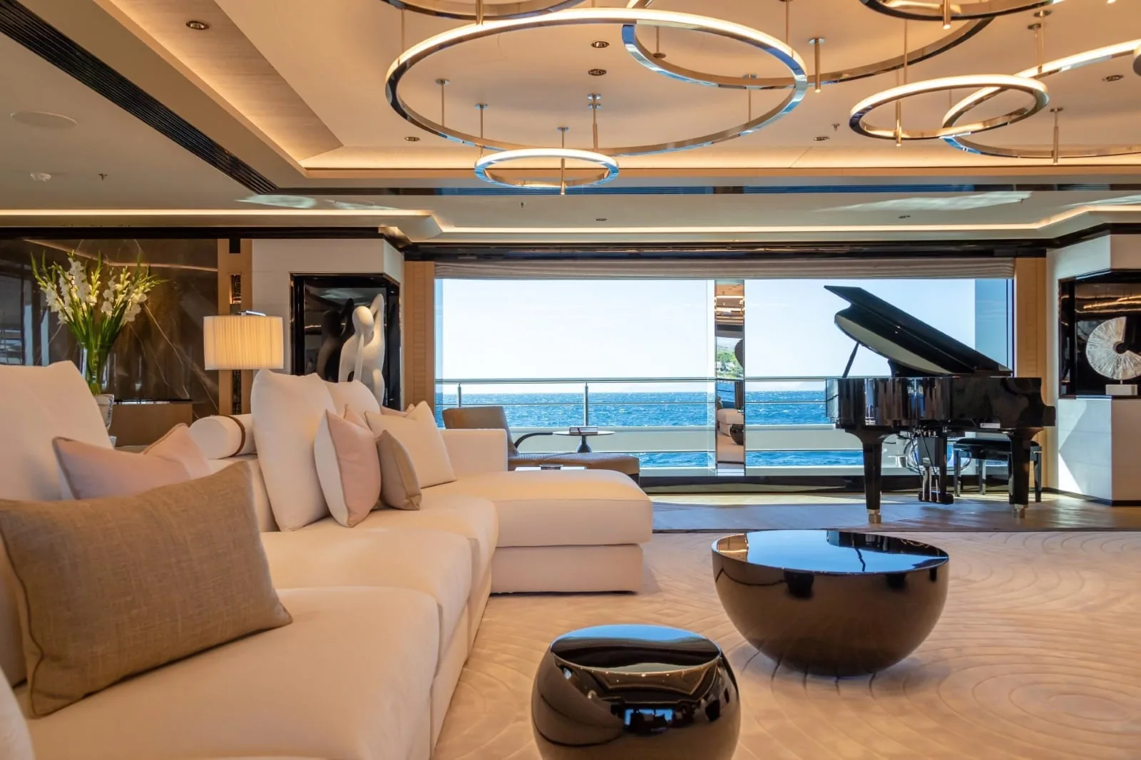 PROJECT X - photo 30 yacht charter Cannes