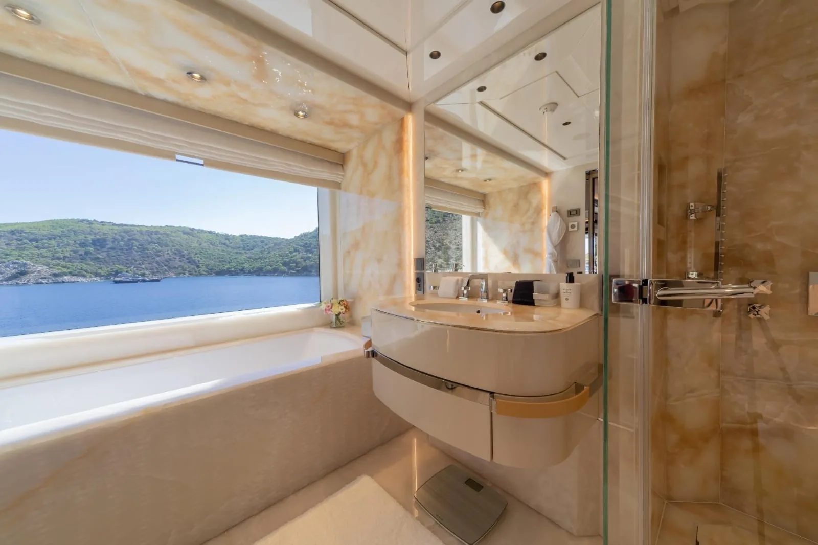 PROJECT X - photo 39 yacht charter Cannes