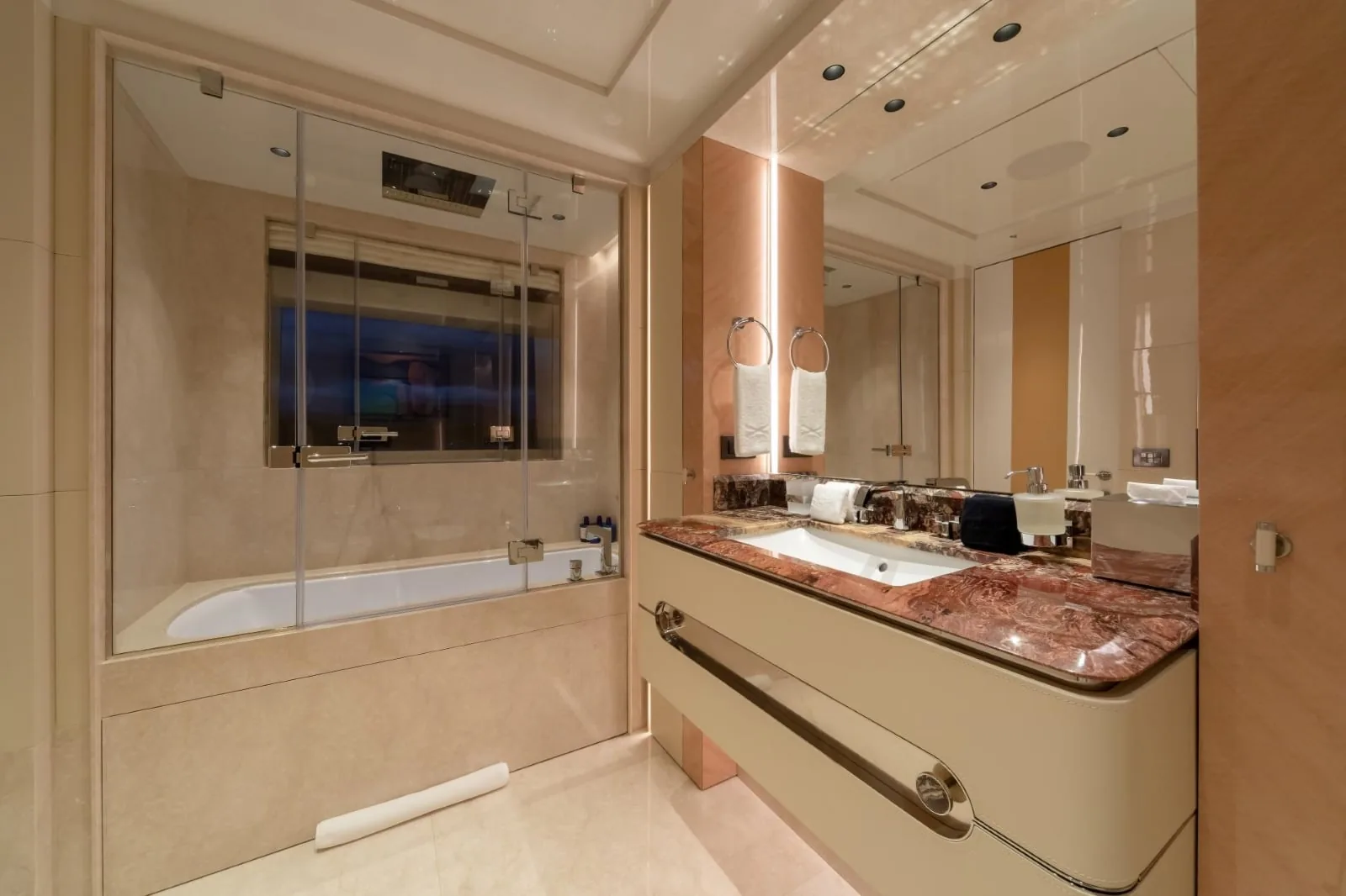 PROJECT X - photo 47 yacht charter Cannes