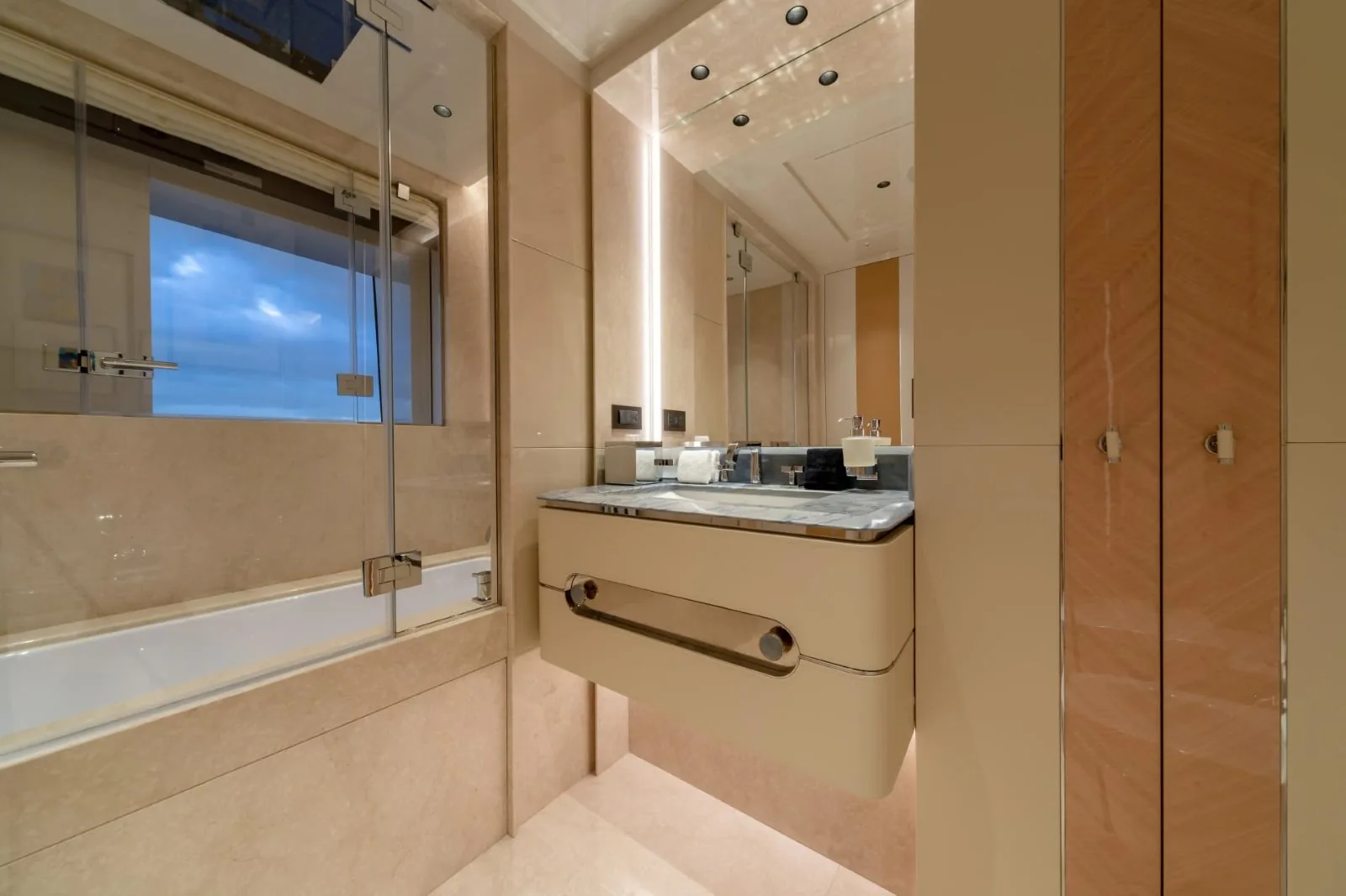 PROJECT X - photo 49 yacht charter Cannes