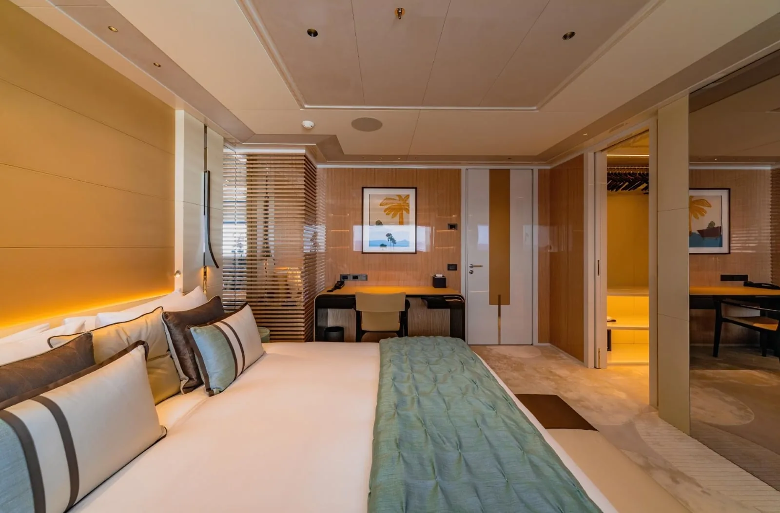 PROJECT X - photo 50 yacht charter Cannes