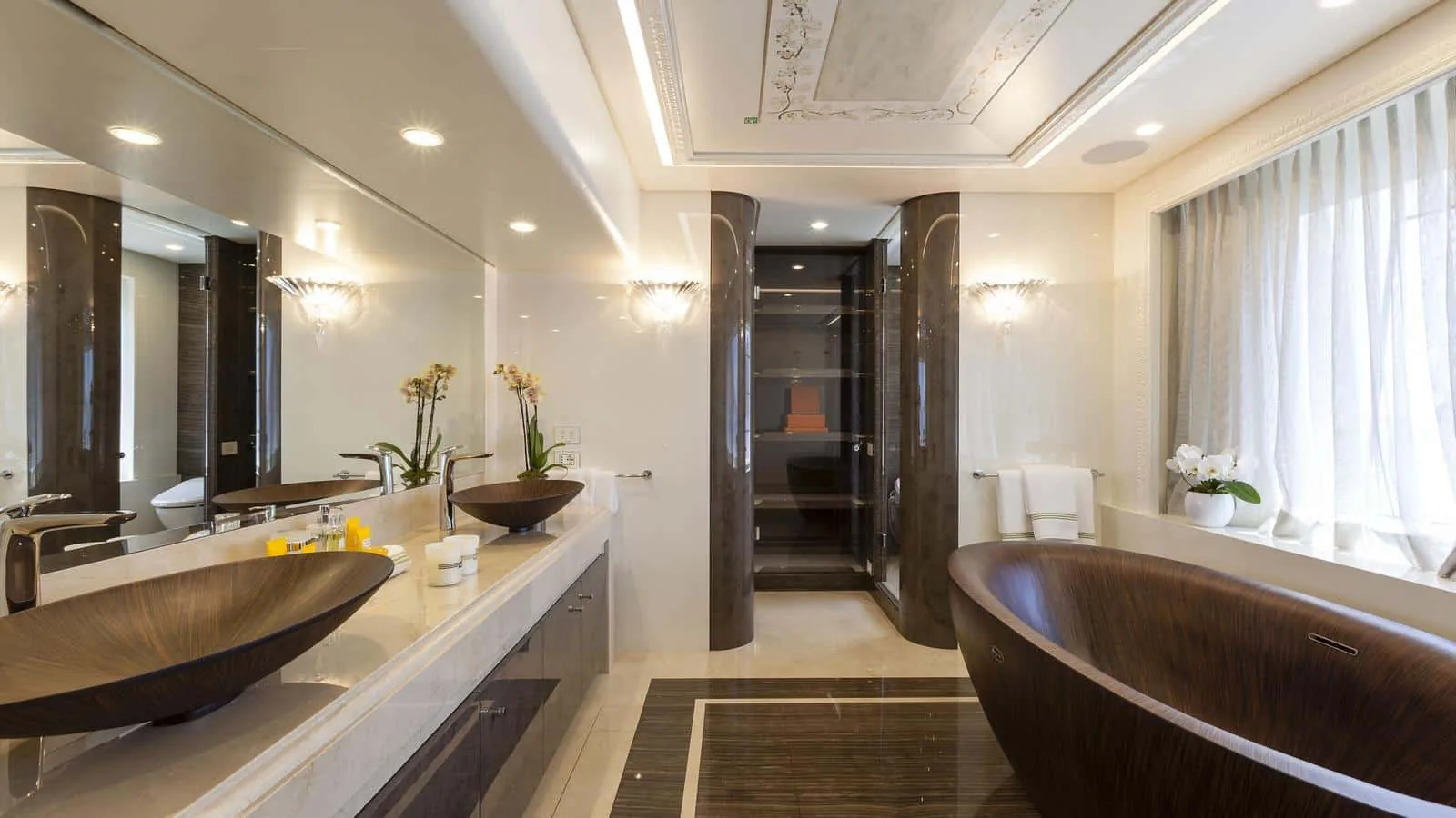 QUINTA ESSENTIA - photo 19 yacht charter Cannes