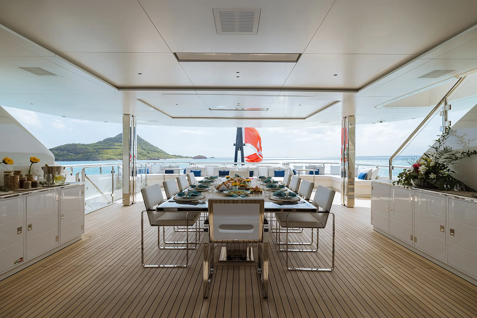 RESILIENCE - photo 7 yacht charter Cannes