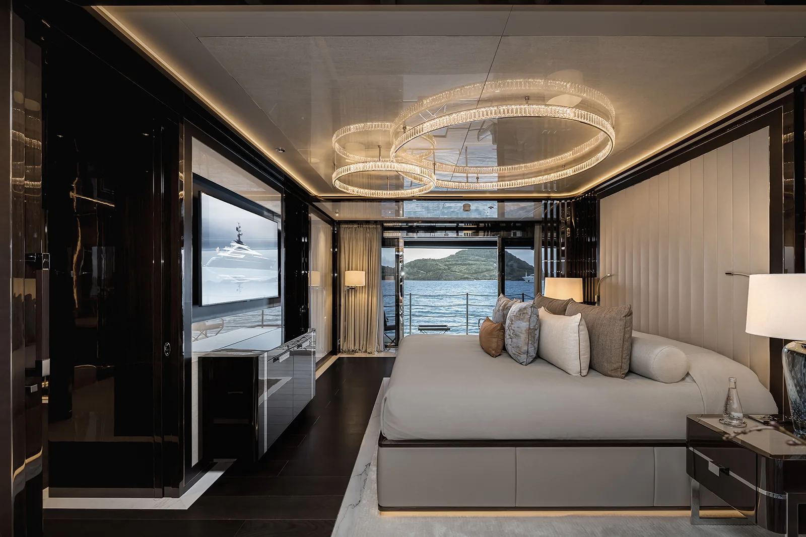RESILIENCE - photo 25 yacht charter Cannes