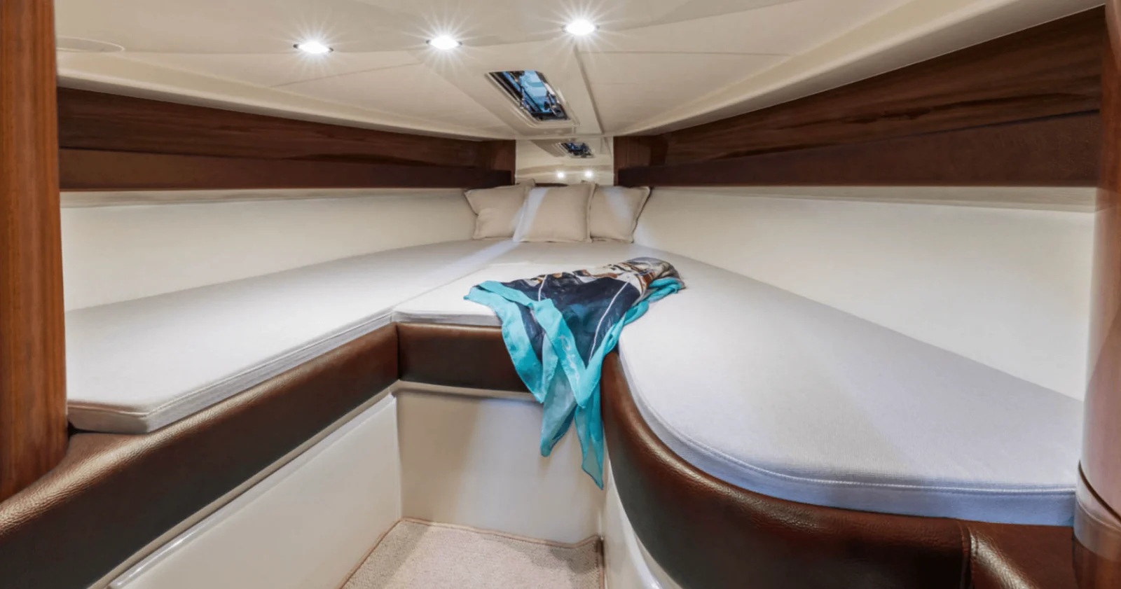 Riva 33 Aquariva Super - photo 5 yacht charter Cannes