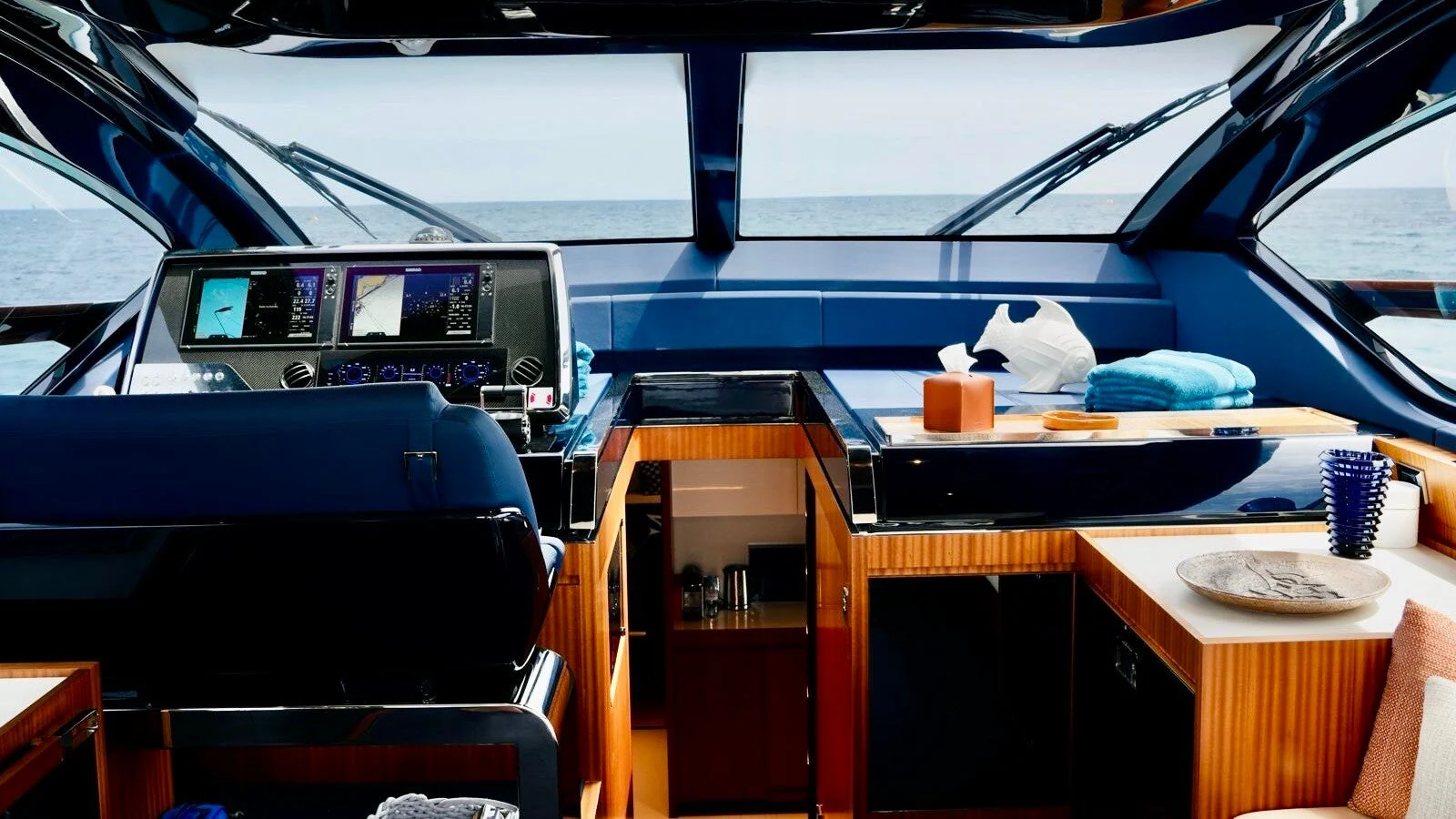 Riva 66 Ribelle - photo 10 yacht charter Cannes