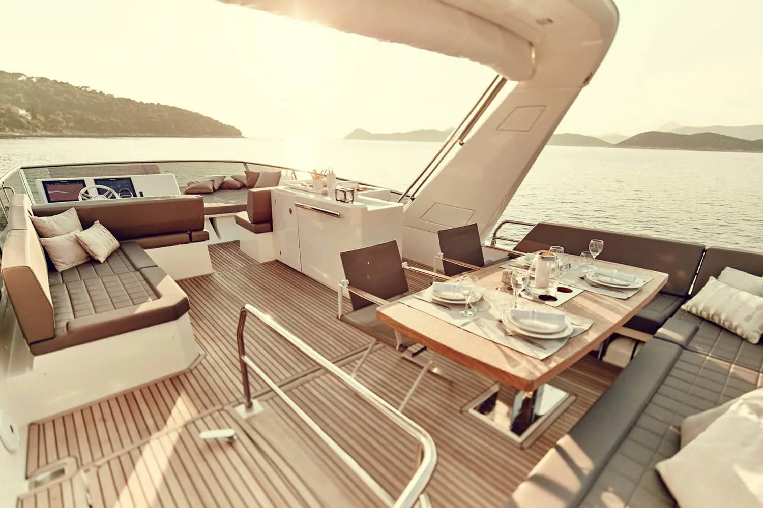 ROMY ONE - photo 15 yacht charter Cannes