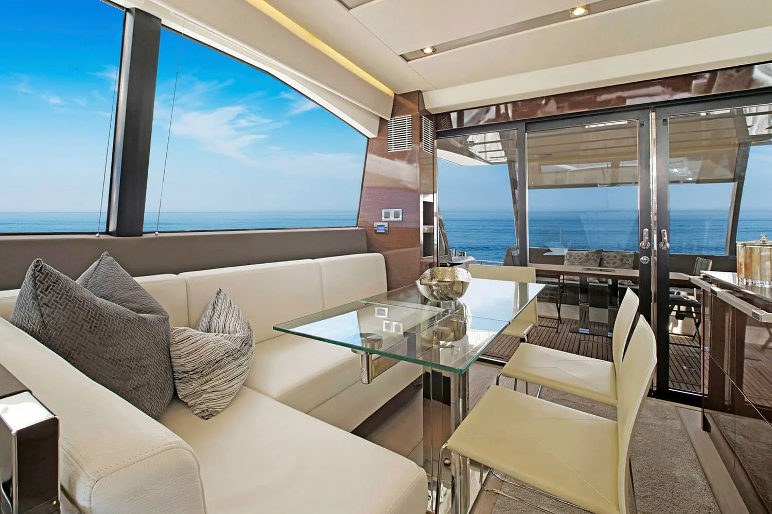 ROMY ONE - photo 22 yacht charter Cannes