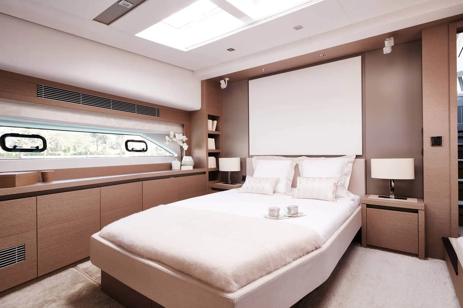 ROMY ONE - photo 25 yacht charter Cannes