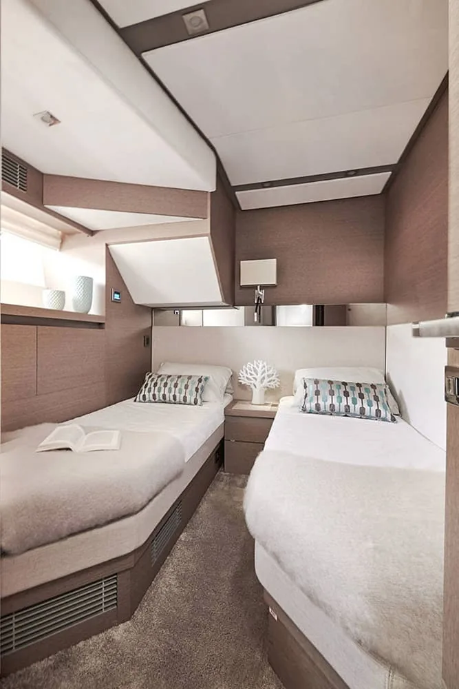 ROMY ONE - photo 28 yacht charter Cannes
