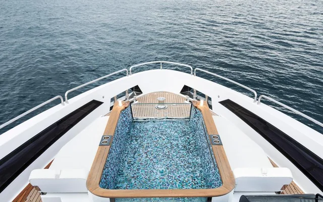 Saint - yacht charter Miami