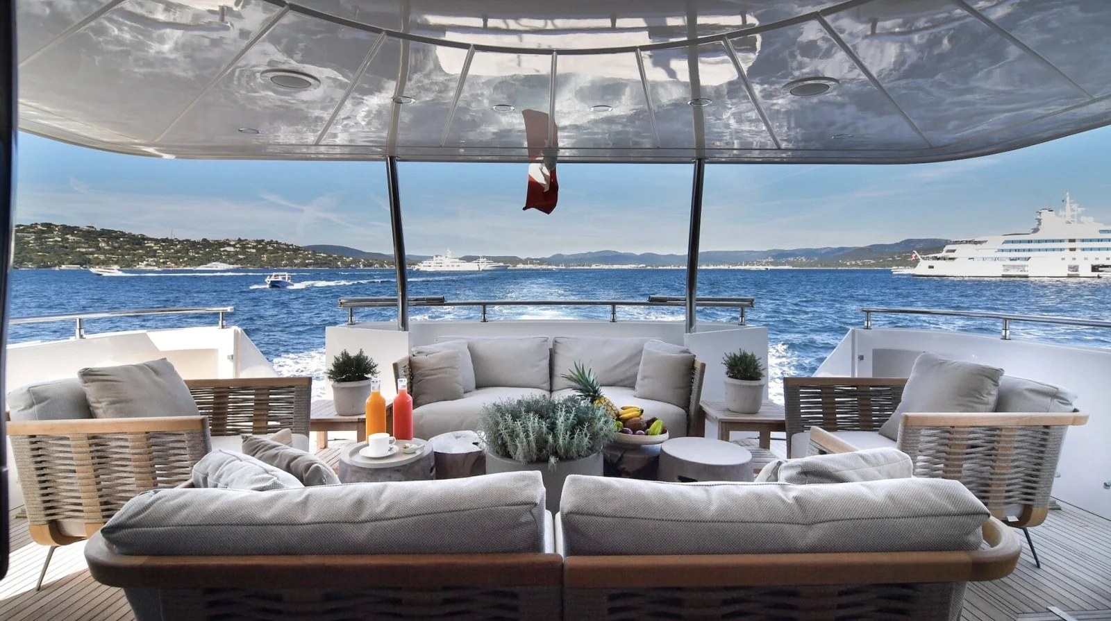 Sanlorenzo SL88 - photo 8 yacht charter Cannes