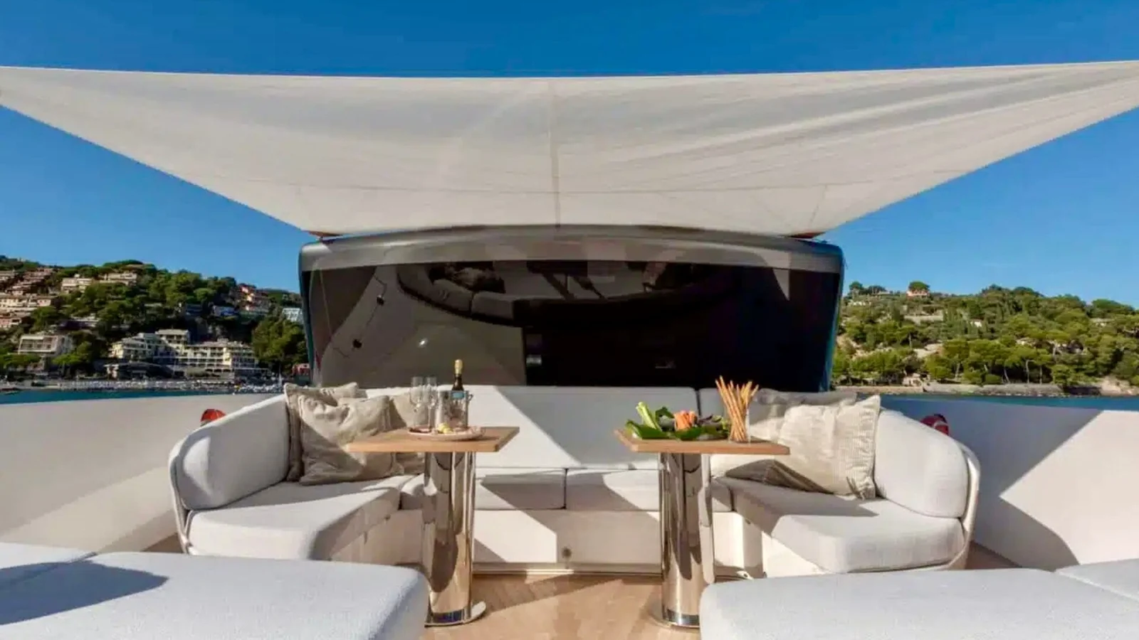 Sanlorenzo SX88 - photo 5 yacht charter Cannes