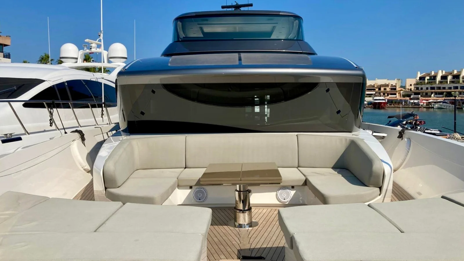Sanlorenzo SX88 - photo 8 yacht charter Cannes