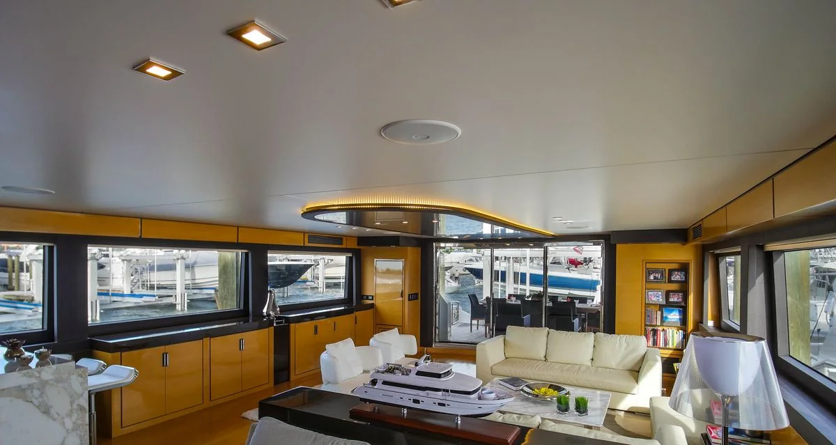 Sans Souci V - photo 6 yacht charter Miami