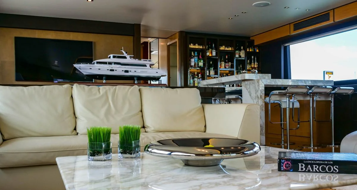 Sans Souci V - photo 10 yacht charter Miami