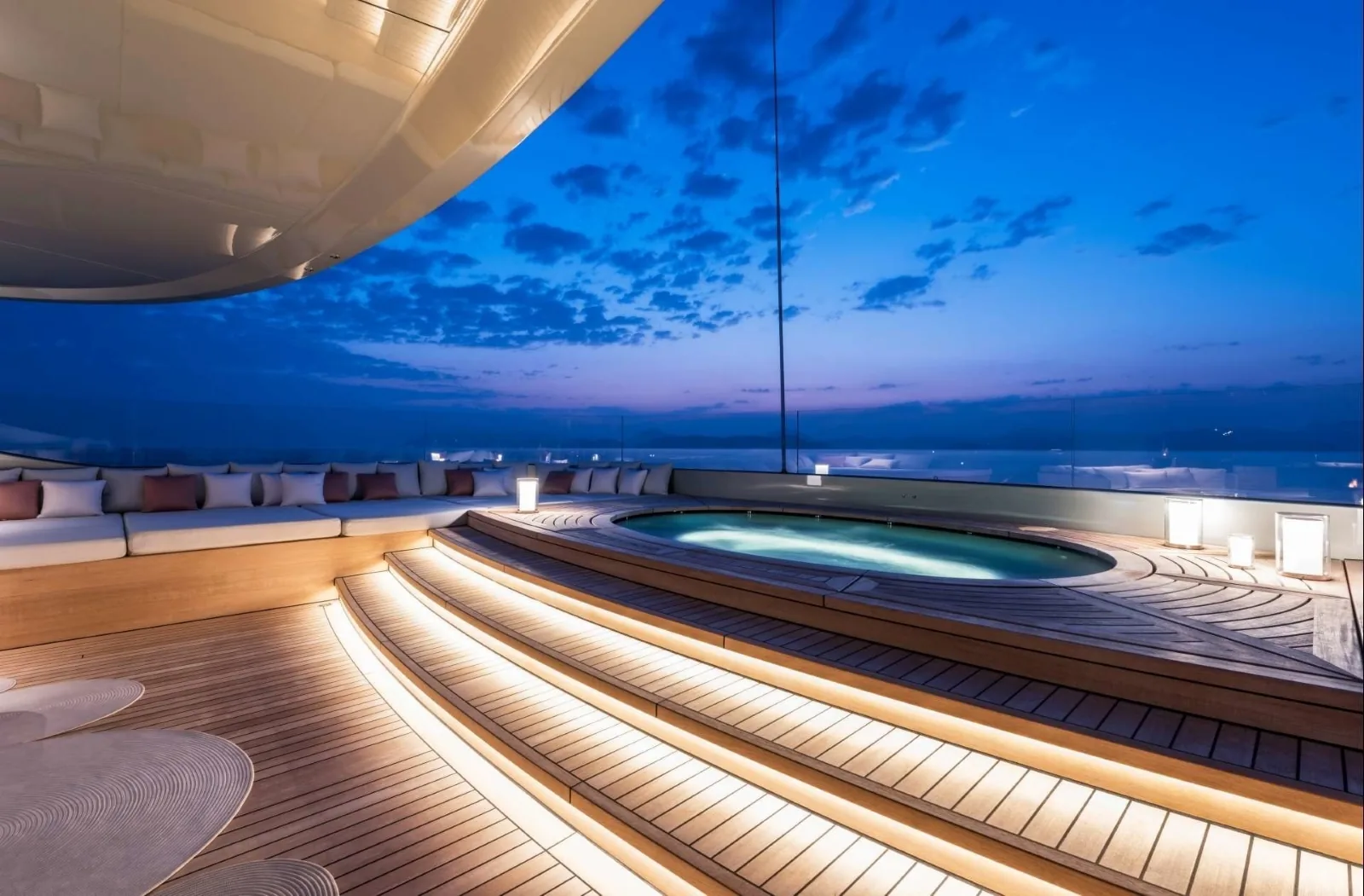 SAVANNAH - photo 13 yacht charter Cannes