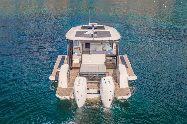 Saxdor 400 GTO - boat charter Cannes