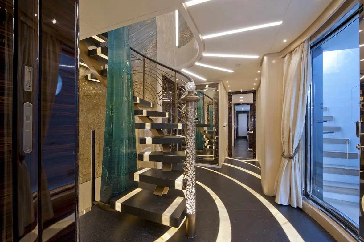 SCORPION - photo 14 yacht charter Cannes