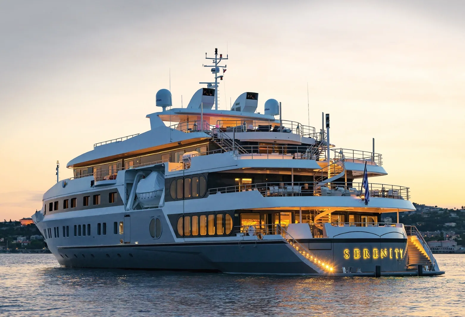 SERENITY - photo 5 yacht charter Cannes