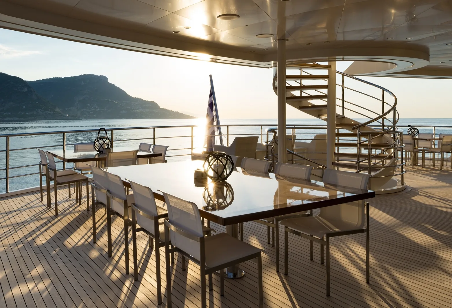 SERENITY - photo 6 yacht charter Cannes