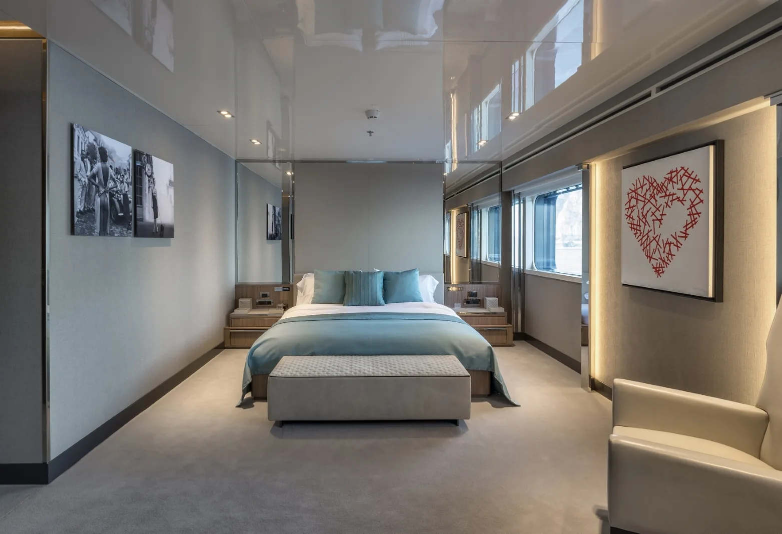 SERENITY - photo 21 yacht charter Cannes