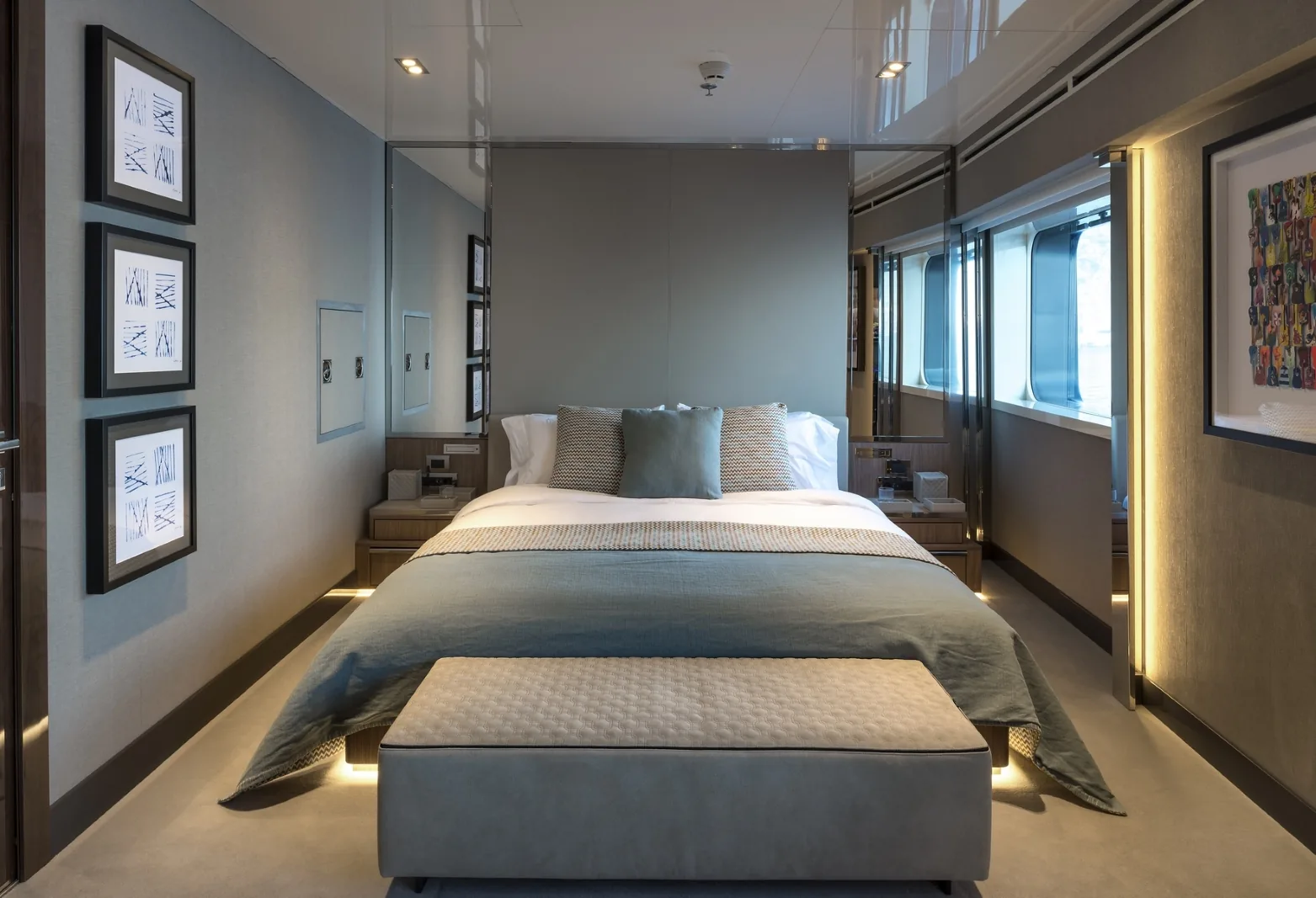 SERENITY - photo 22 yacht charter Cannes