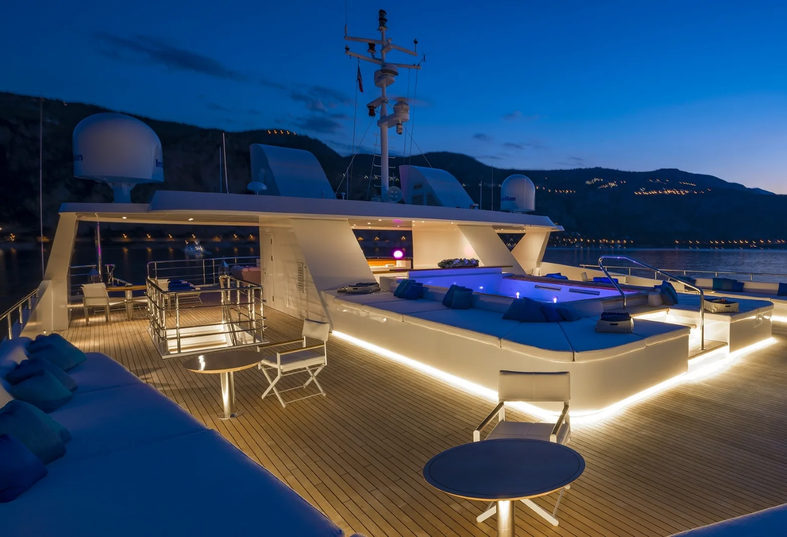 SERENITY - photo 26 yacht charter Cannes