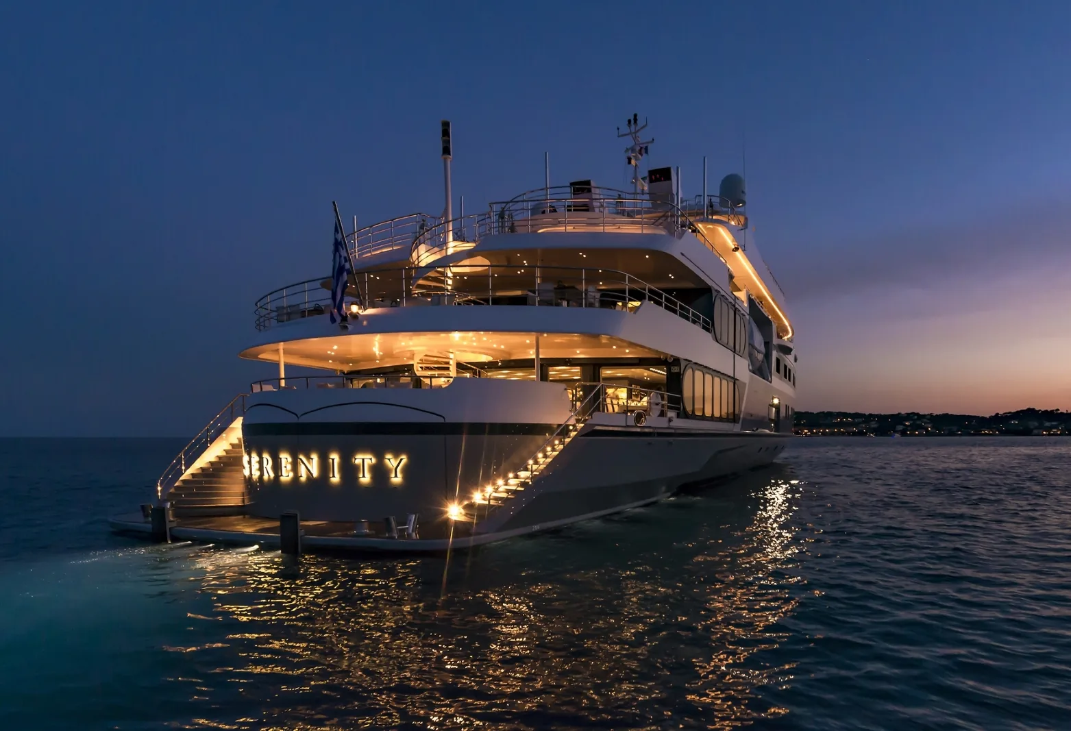 SERENITY - photo 27 yacht charter Cannes