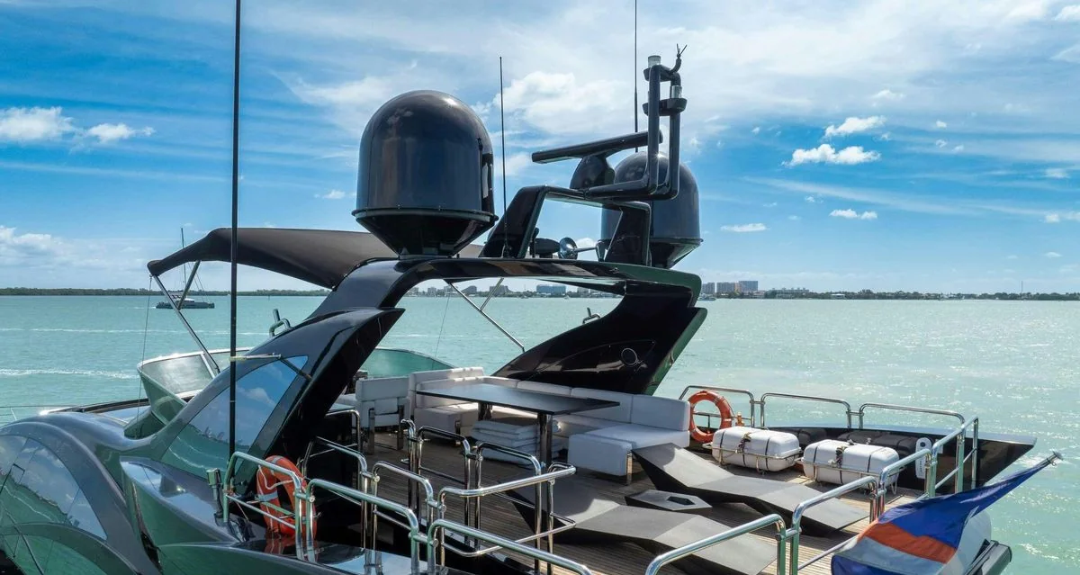 Sette - photo 2 yacht charter Miami