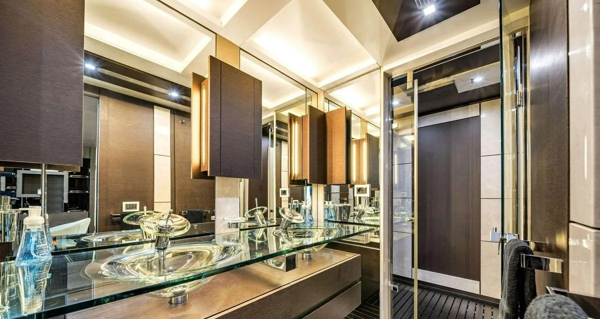 Sette - photo 11 yacht charter Miami