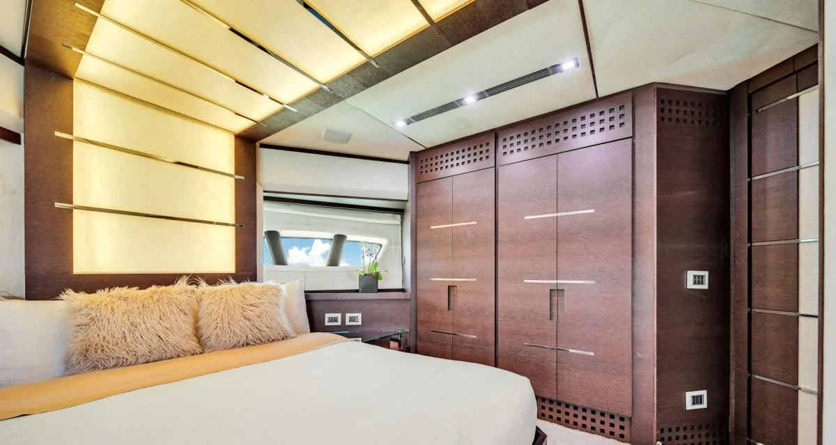 Sette - photo 13 yacht charter Miami