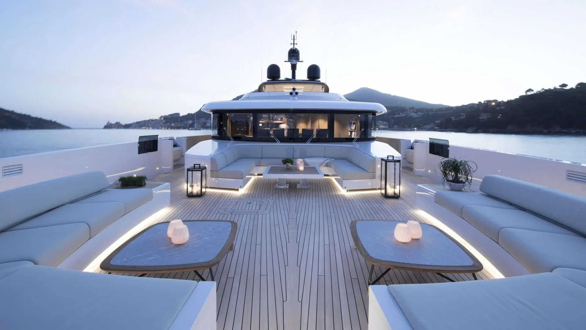 SEVEN SINS - photo 4 yacht charter Cannes