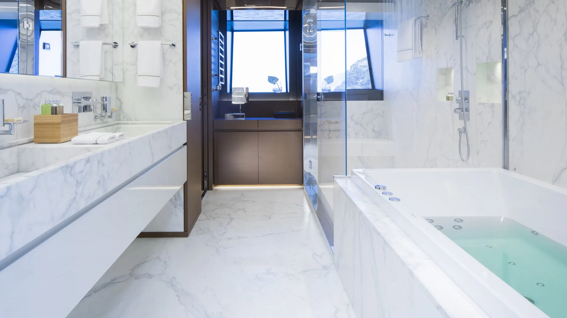 SEVEN SINS - photo 13 yacht charter Cannes