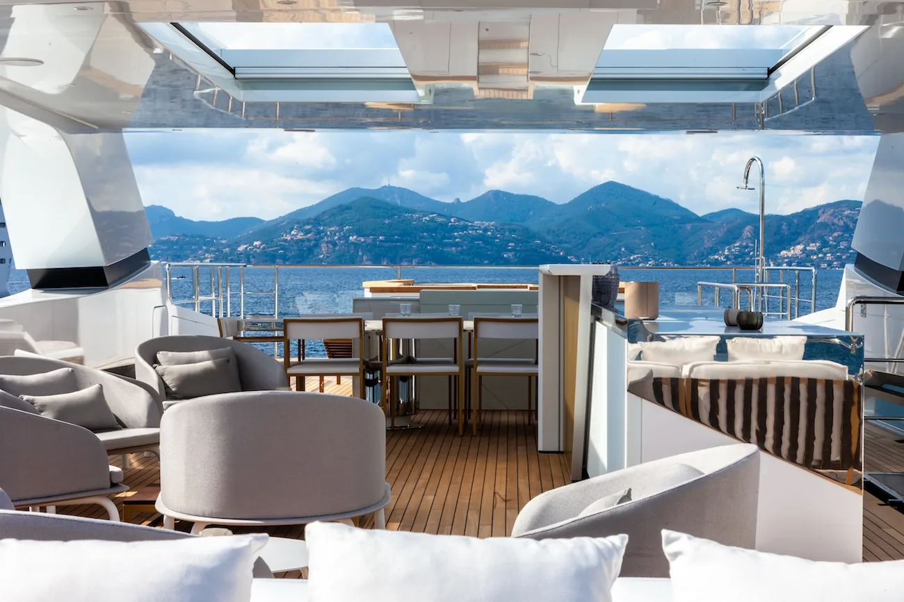 SILVER FOX - photo 9 yacht charter Cannes