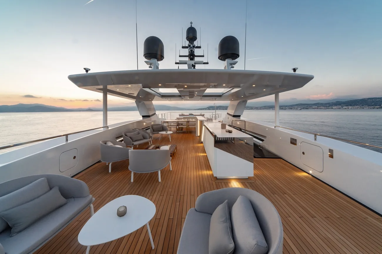 SILVER FOX - photo 10 yacht charter Cannes