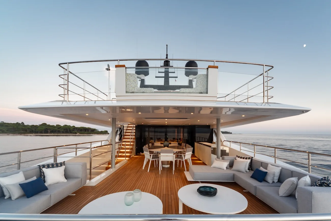SILVER FOX - photo 11 yacht charter Cannes