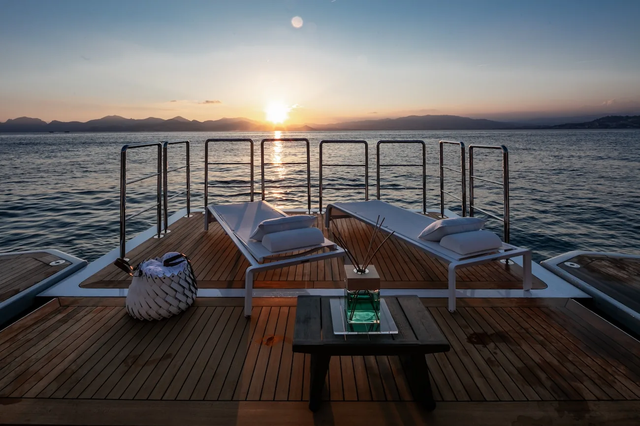 SILVER FOX - photo 15 yacht charter Cannes