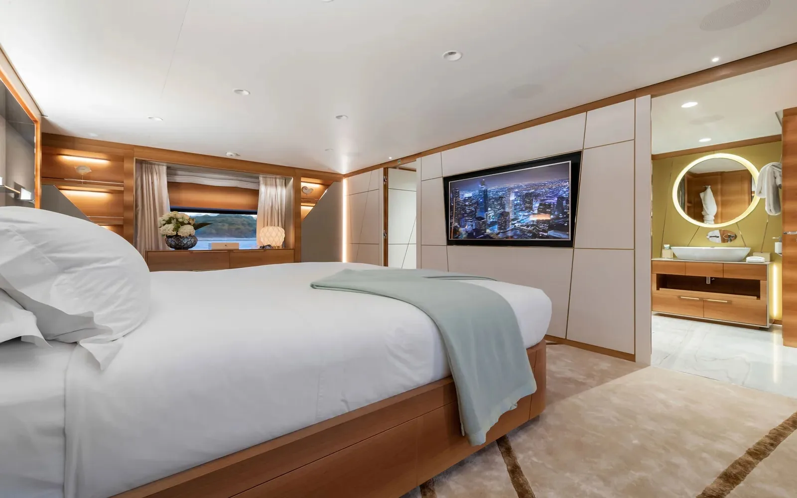 SILVER FOX - photo 23 yacht charter Cannes