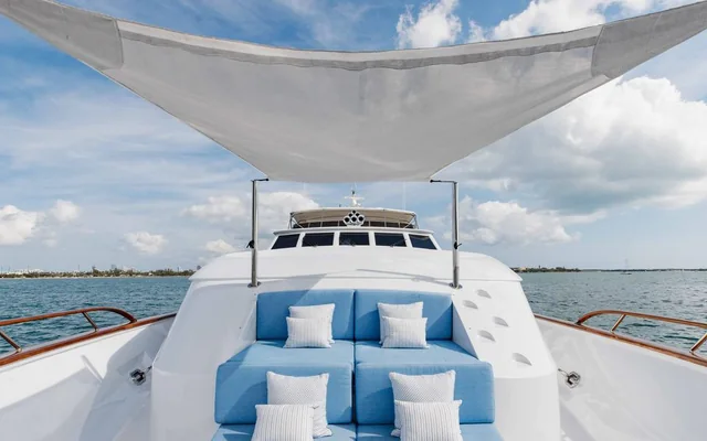 Sky - yacht charter Miami