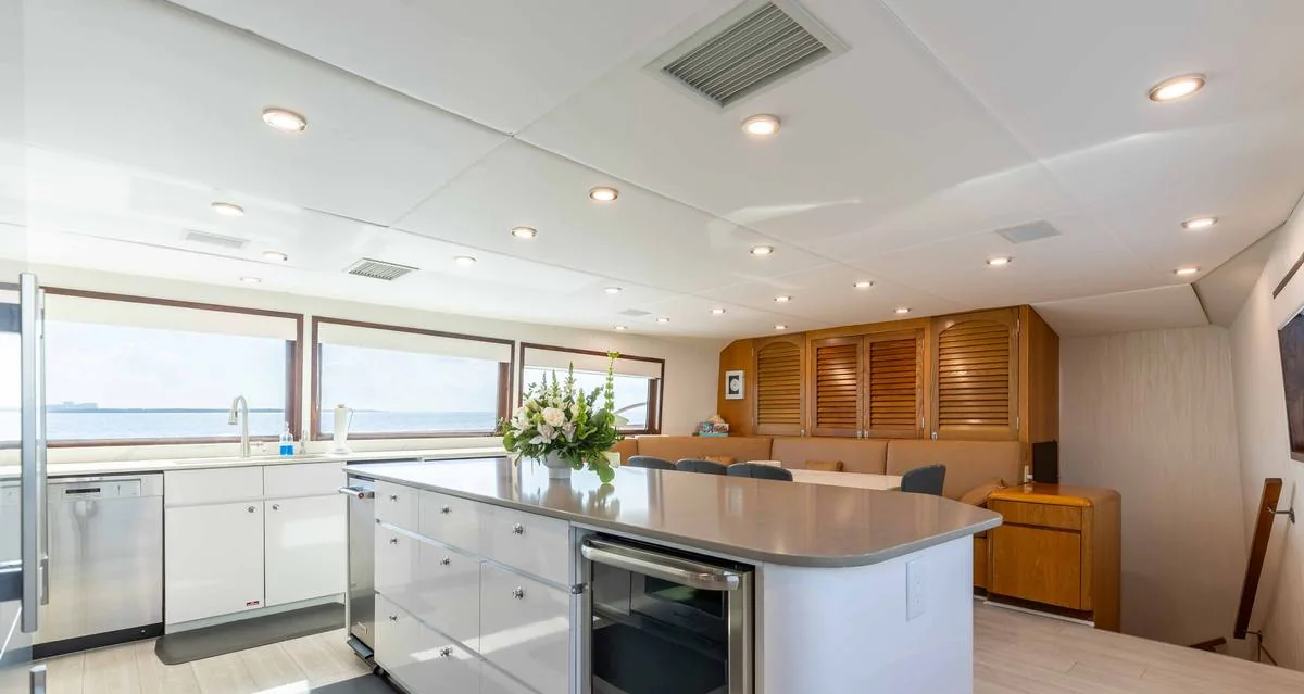 Sky - photo 7 yacht charter Miami