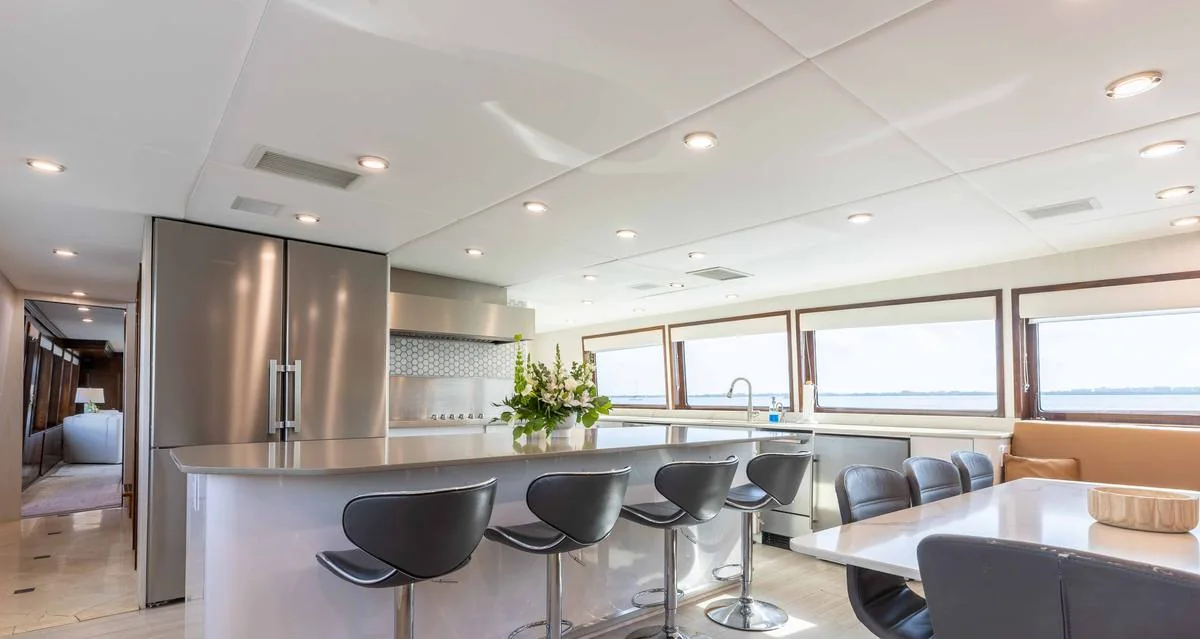Sky - photo 8 yacht charter Miami
