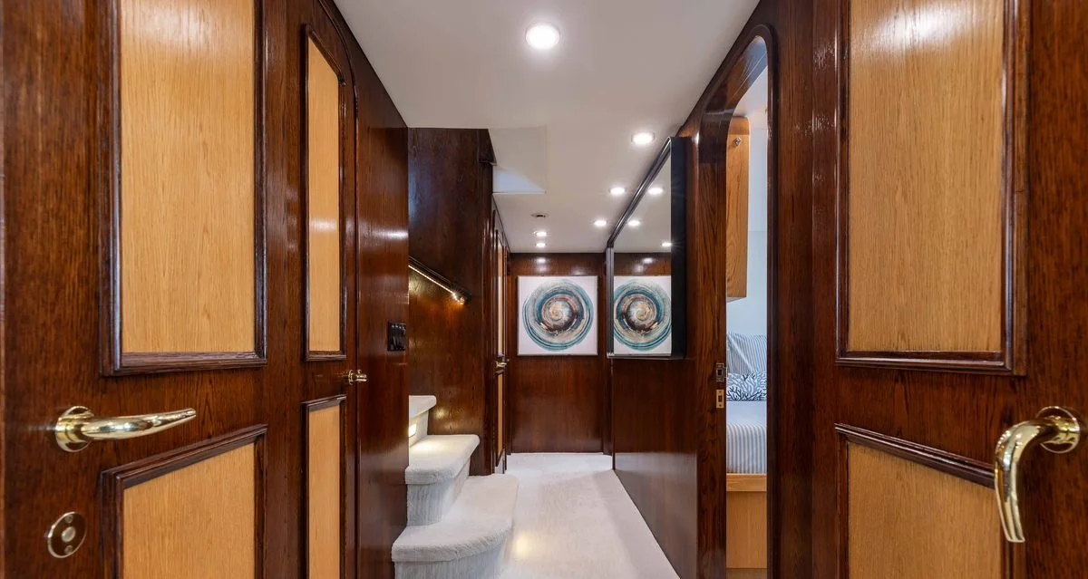 Sky - photo 15 yacht charter Miami