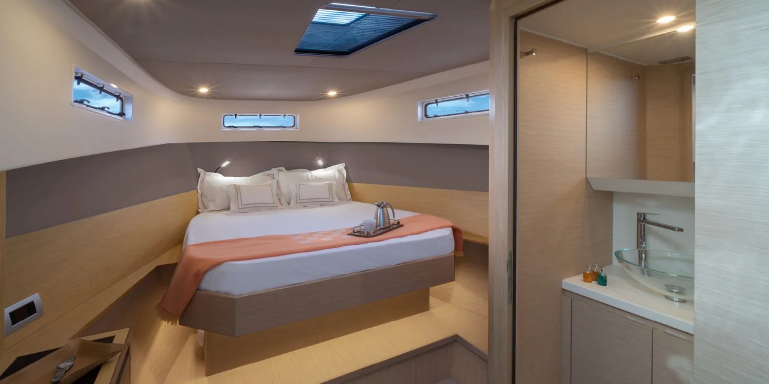 Solaris Power 40 - photo 8 yacht charter Cannes