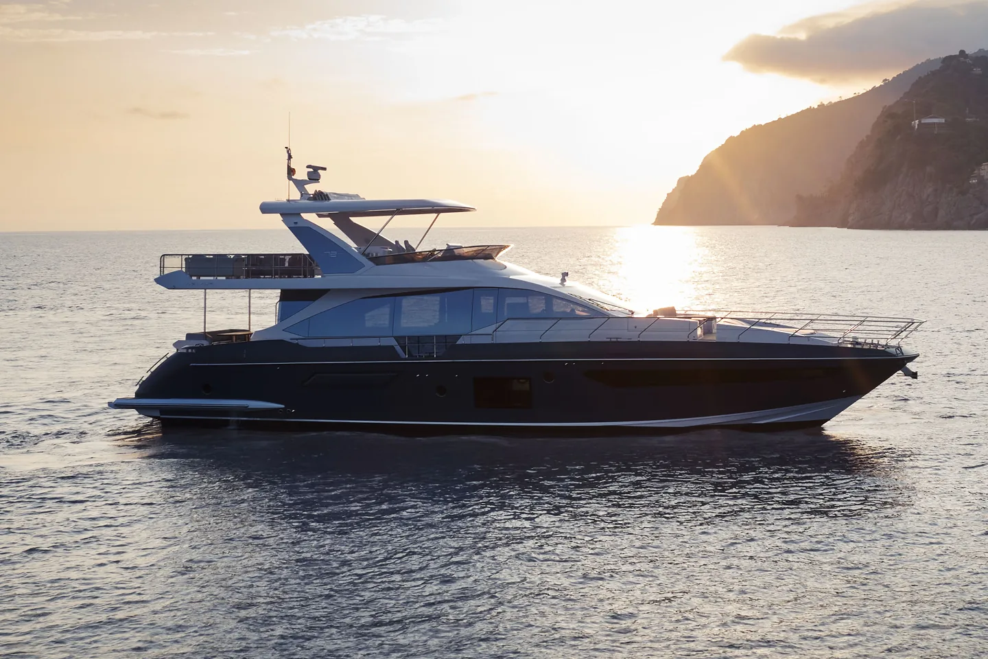 SOLSTICE - photo 9 yacht charter Cannes